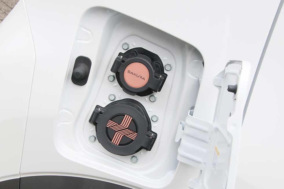 サクラの給電口