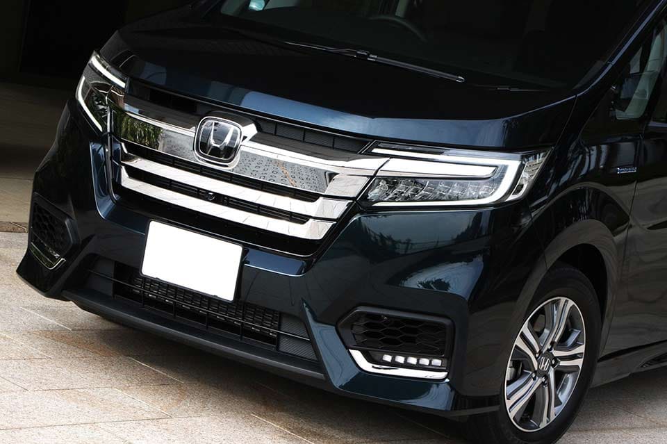 5代目ステップワゴンスパーダのフロントフェイス