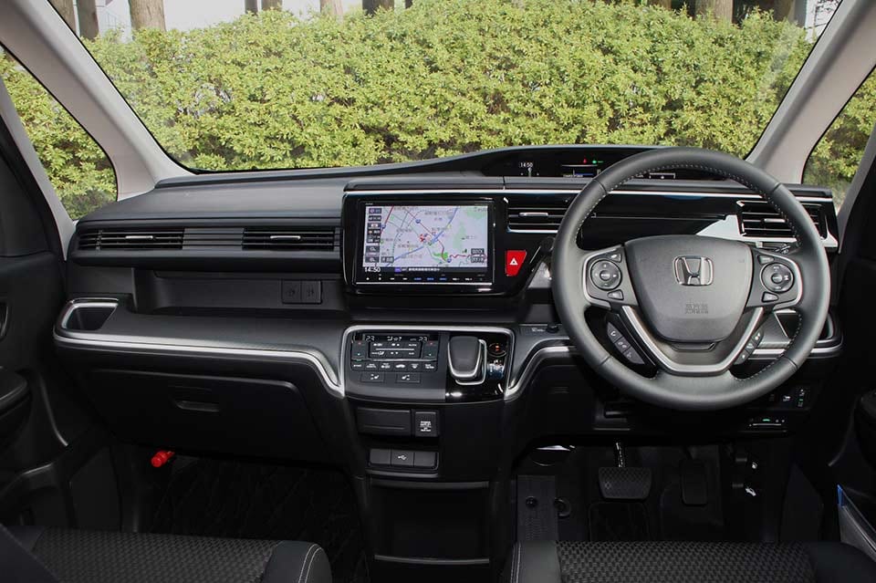 5代目ステップワゴンスパーダのインパネ