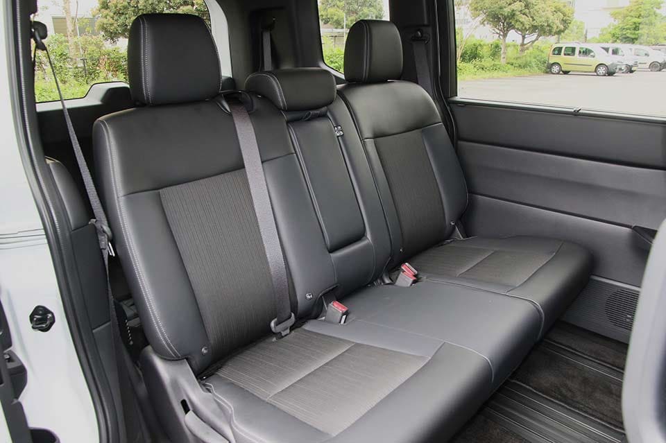 6代目ステップワゴンスパーダの2列目シート