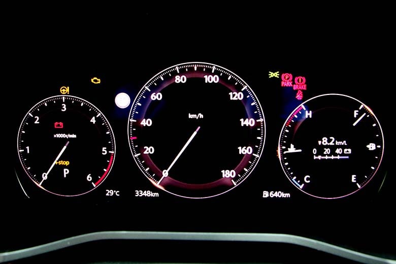 CX-60のメーター