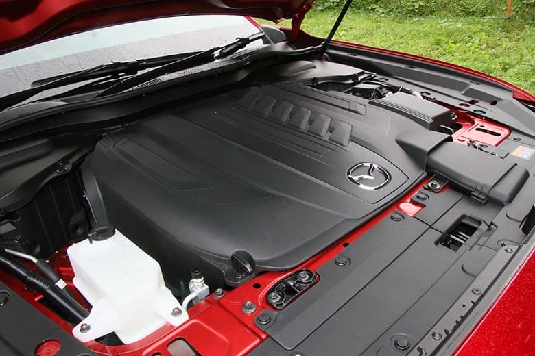 CX-60のエンジンルーム