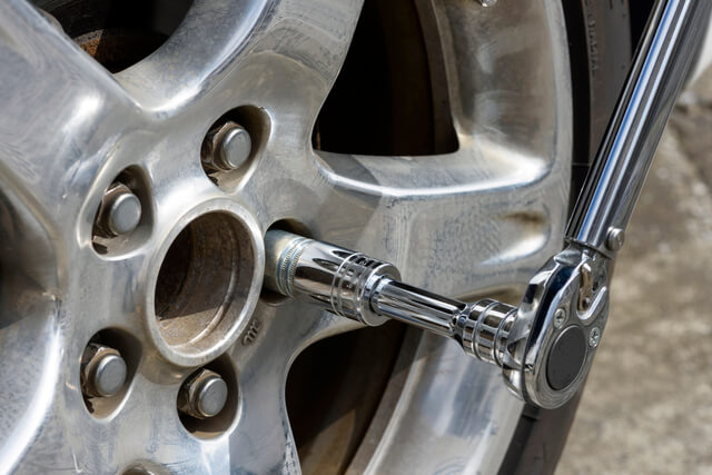 ホイールナットの種類は？サイズや選び方、おすすめを整備士が解説