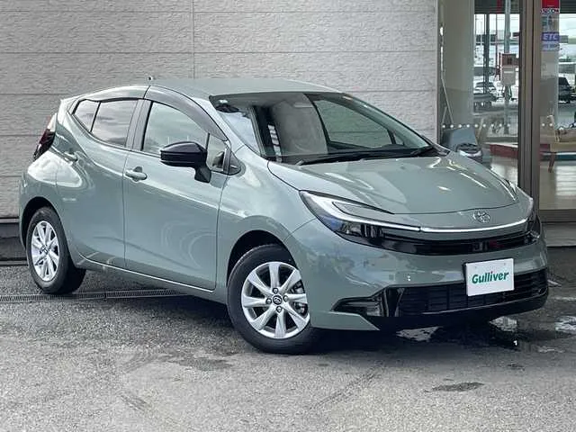 燃費のいい車の例:アクアの車両画像
