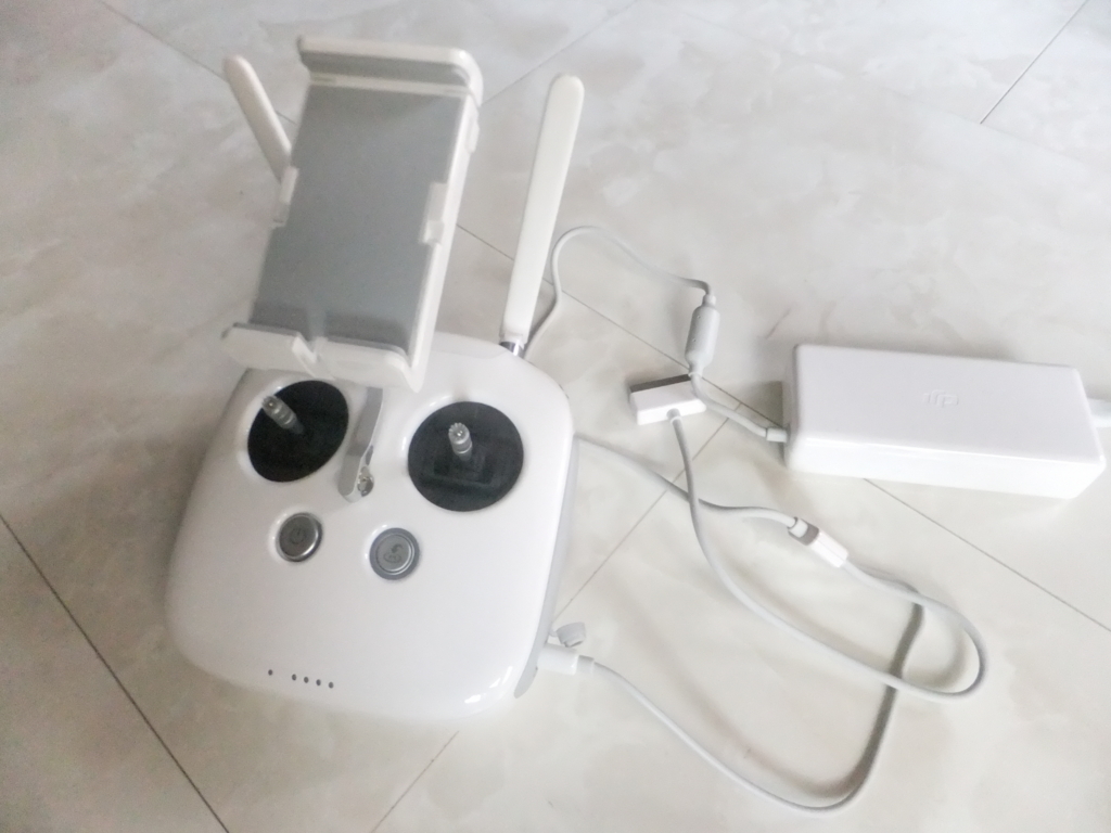 Q36:Phantom4［充電］ - ドローン操縦士になるための100の質問