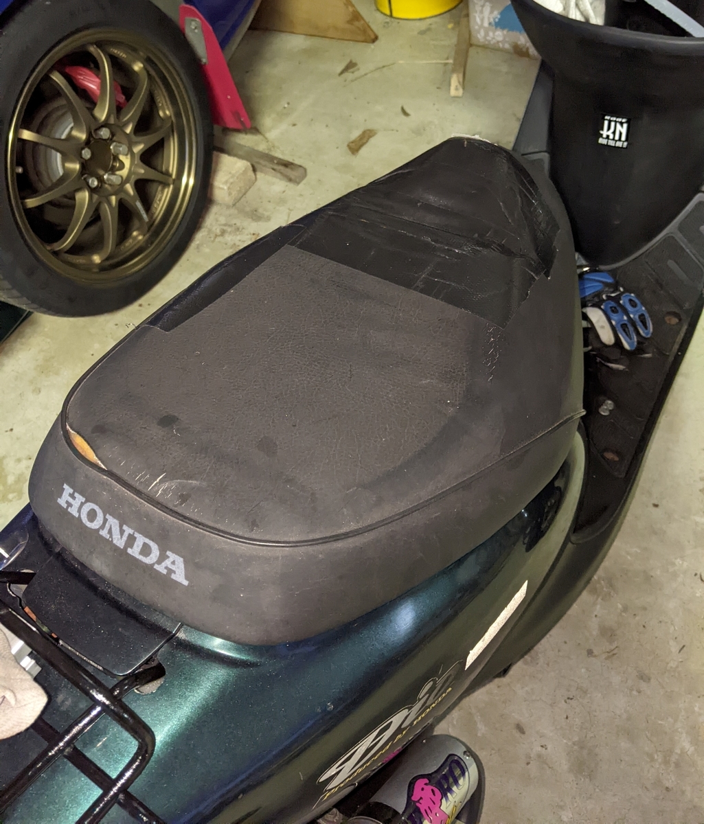 シート部分張り替えしました！今ならシートの色選べます！ ライブディオ シート張替え - がらくたはたから