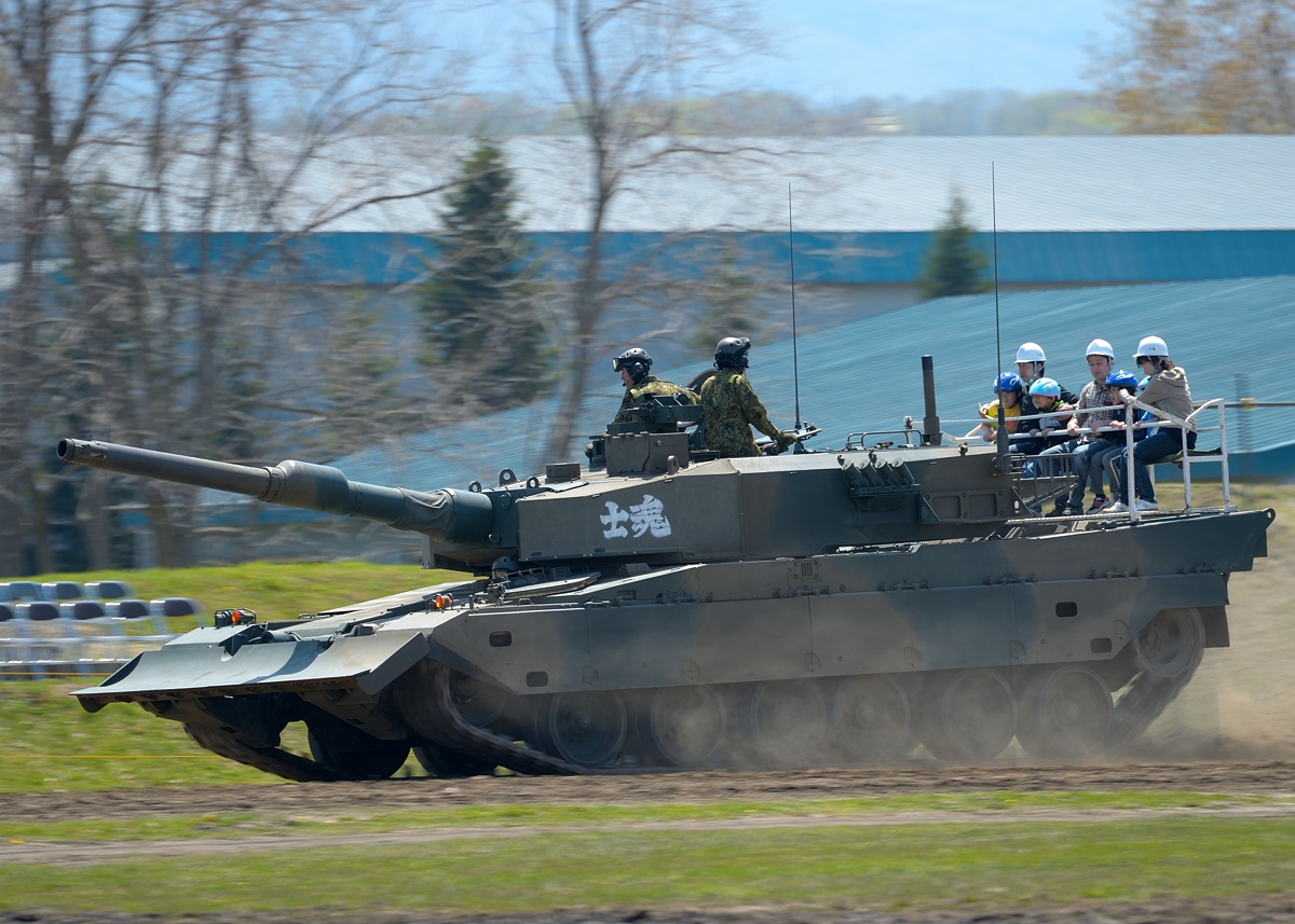 真駒内駐屯地開庁59周年記念行事(90式戦車編)