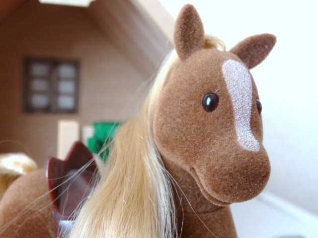 US ポニーと馬小屋 - 小さな世界