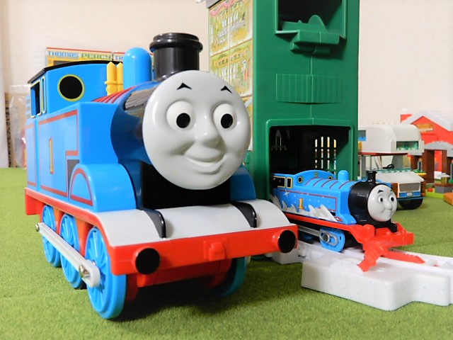 TOMY じょうきがでるぞ！ RCサウンドトーマス - 小さな世界