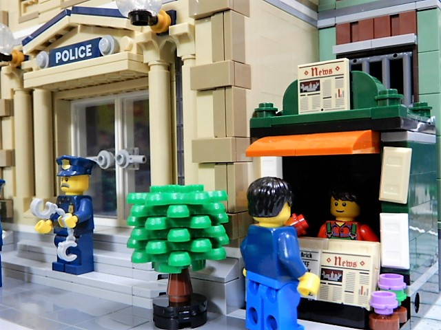 入荷nowオンラインストア LEGO 小さな世界 - 売店に売り子さんとお客さん 10278 アート・デザイン・音楽