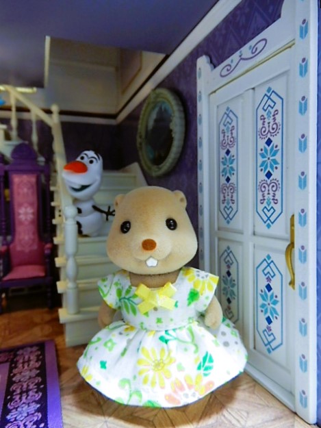 ビバ子ちゃんのディズニードールハウス内覧 - 小さな世界
