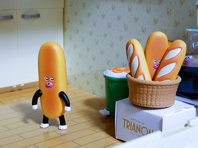パンどろぼうフィギュアを飾る - 小さな世界