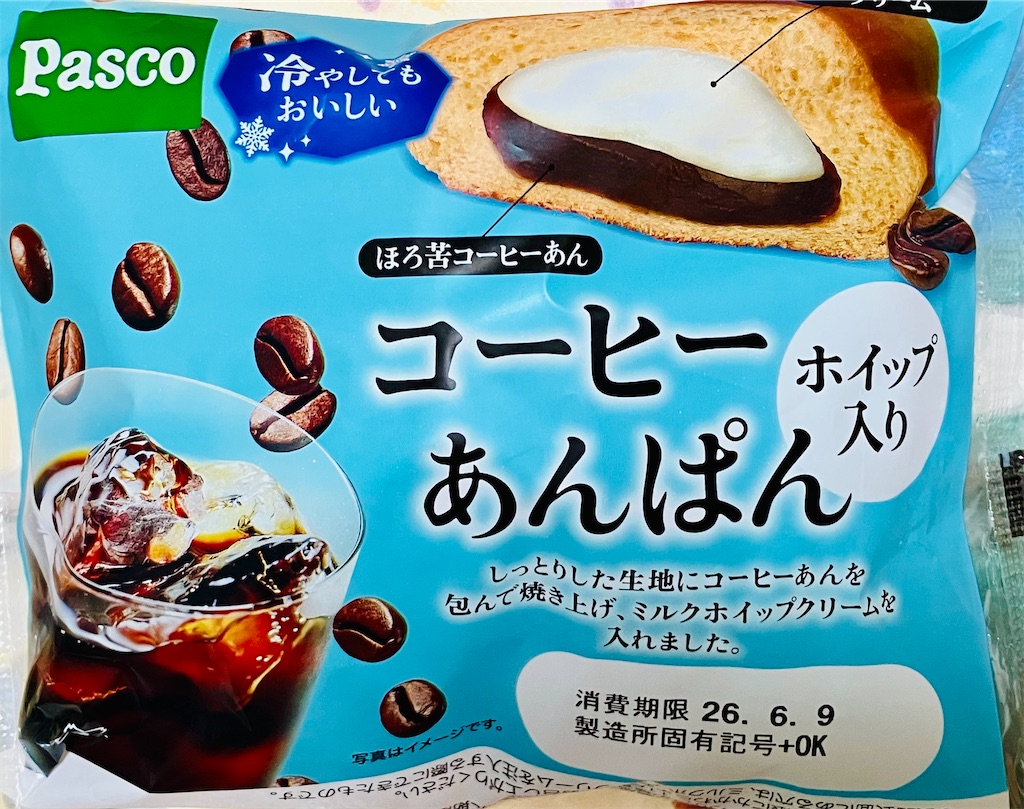 パスコ ホイップ入りコーヒーあんぱん - 小さな世界