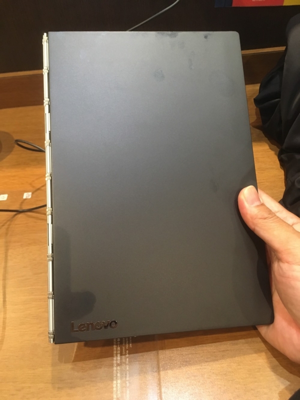 lazyload"YOGA YOGA BOOKはまるで本