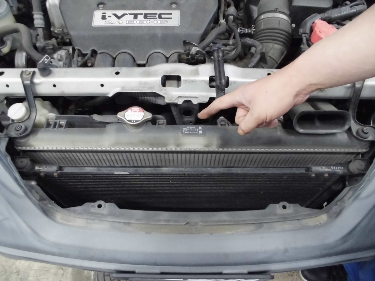 Cr V 型式rd 7 ラジエータ交換のご紹介です ウッドベル 整備 修理 作業 スタッフブログ