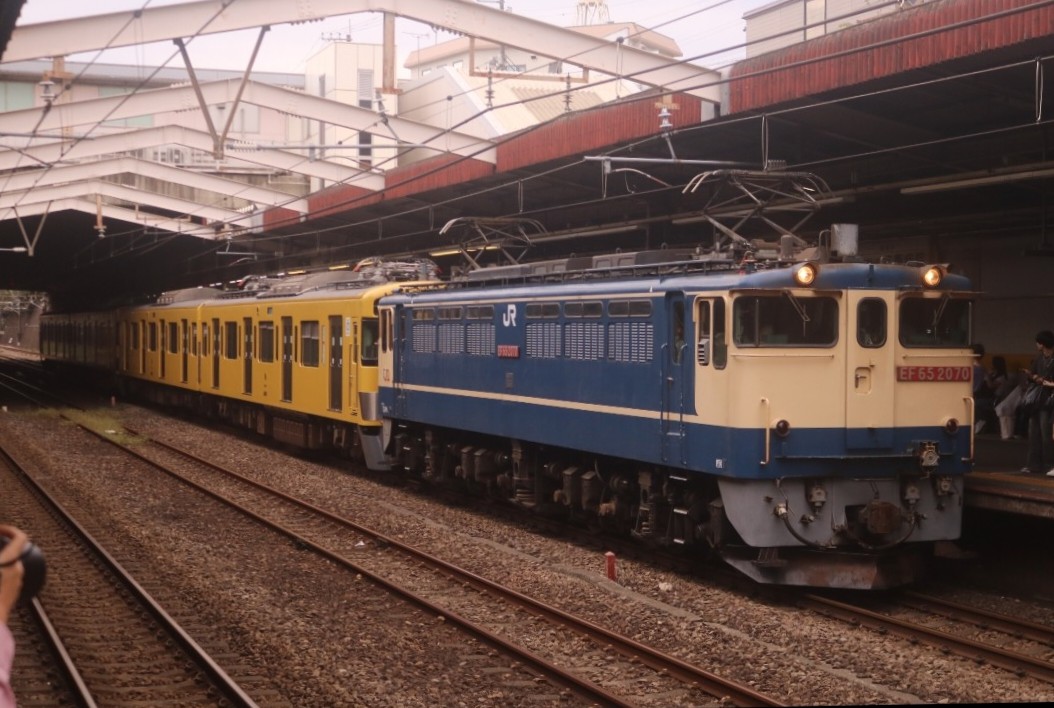 出発！西武2000系2451F+2453F EF65 2070の牽引で甲種輸送！近江鉄道へ