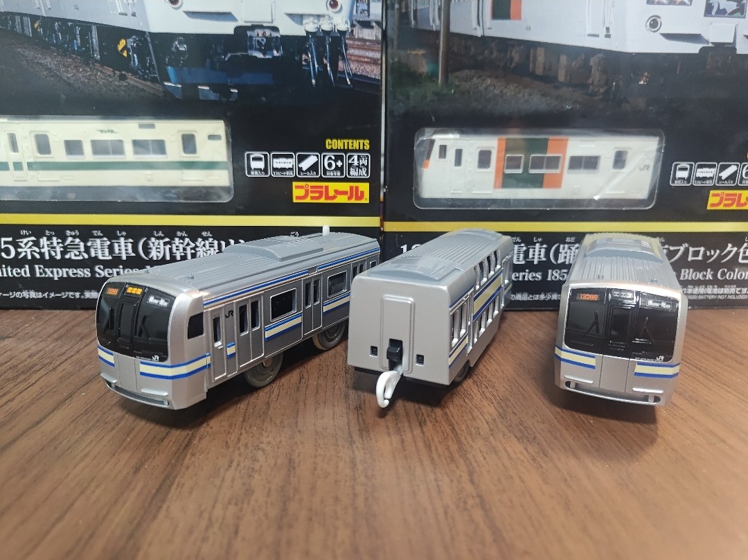 E217系が全色誕生！更新色の特徴がよく捉えられている プラレール E217