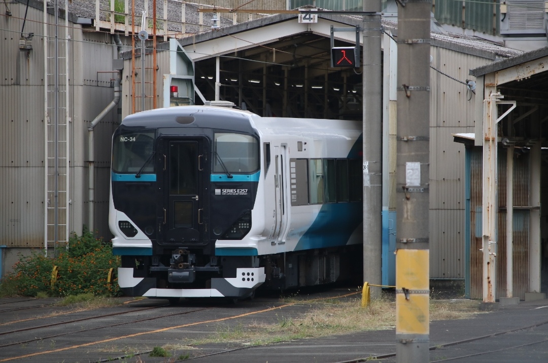 E257系 NC-34編成 顔が変わる！？ライト周りの部品がなぜか左右違う