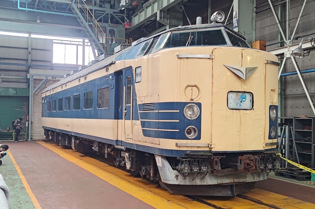 秋田総合車両センターオリジナルメタルスタンド JR東】DD51-895とDE11