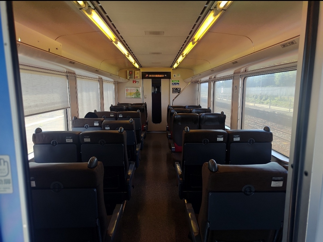 1つで3種の車内を楽しめるクハだけ古い謎の編成 721系5100番台とはなん