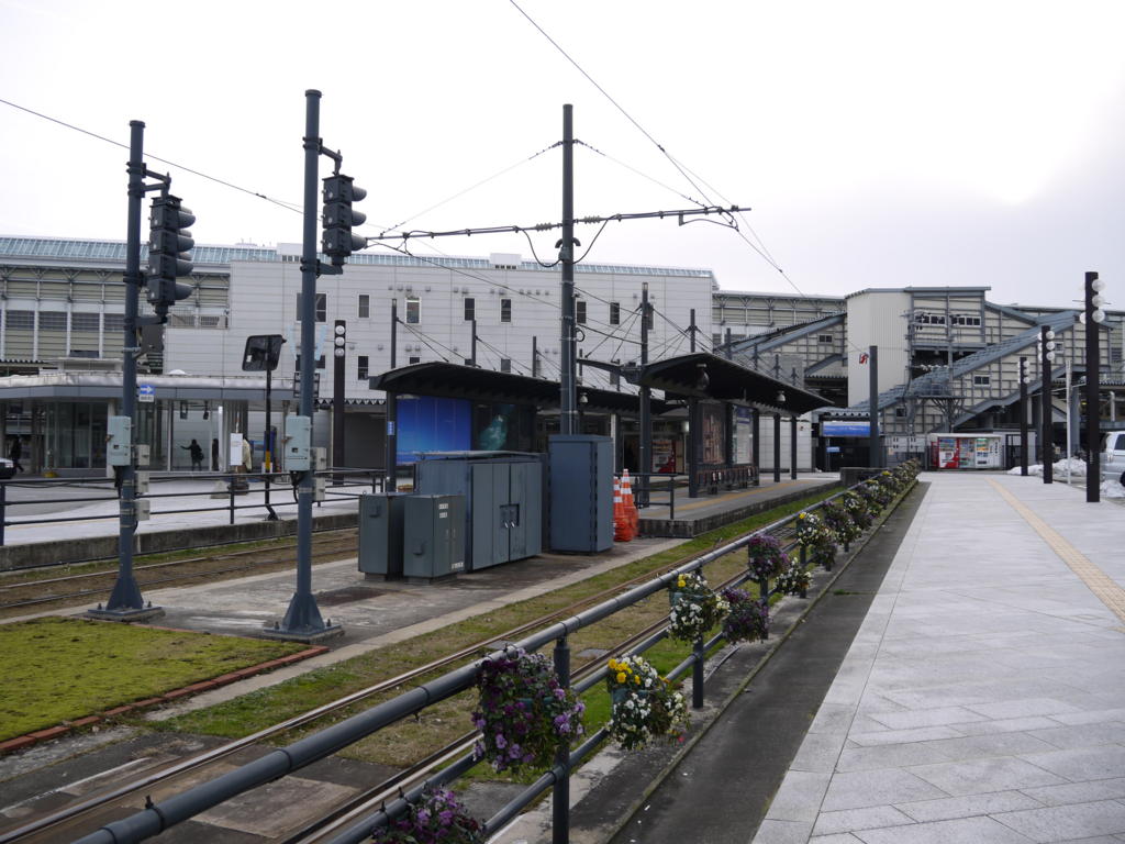 富山駅