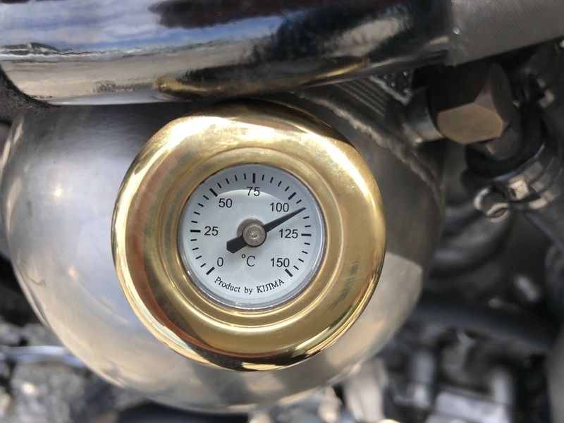 50196　ショベルモデル、オイルタンク油温計　度数表示（℃摂氏　ショベルヘット 0716122647_6695e8770ef4f.JPG