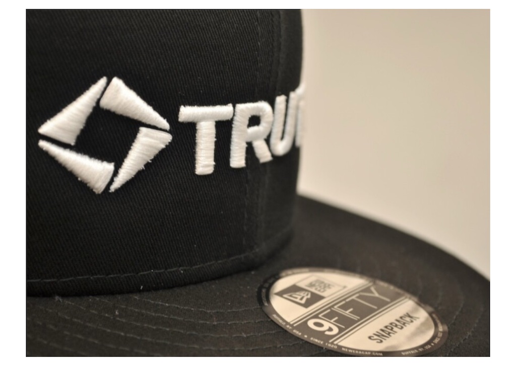 truth japan トゥルースジャパン ニューエラフラットバイザー 2025 TRUTH JAPAN × NEWERA Original Cap フラットバイザー 2025 | TRUTH JAPAN