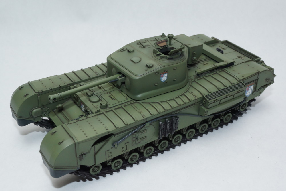 ガルパン　チャーチル歩兵戦車 聖グロリアーナ仕様　完成品 Amazon.co.jp: ガルパン チャーチル歩兵戦車 聖グロリアーナ仕様 完成