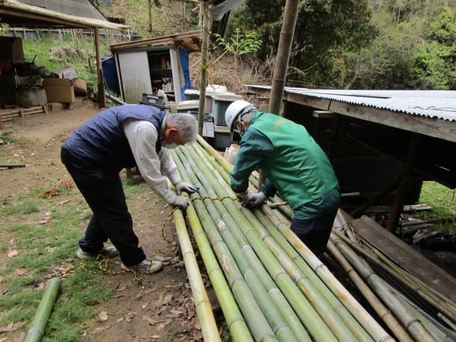 廃材を利用した竹の長椅子作り - ecotakatsukiの日記