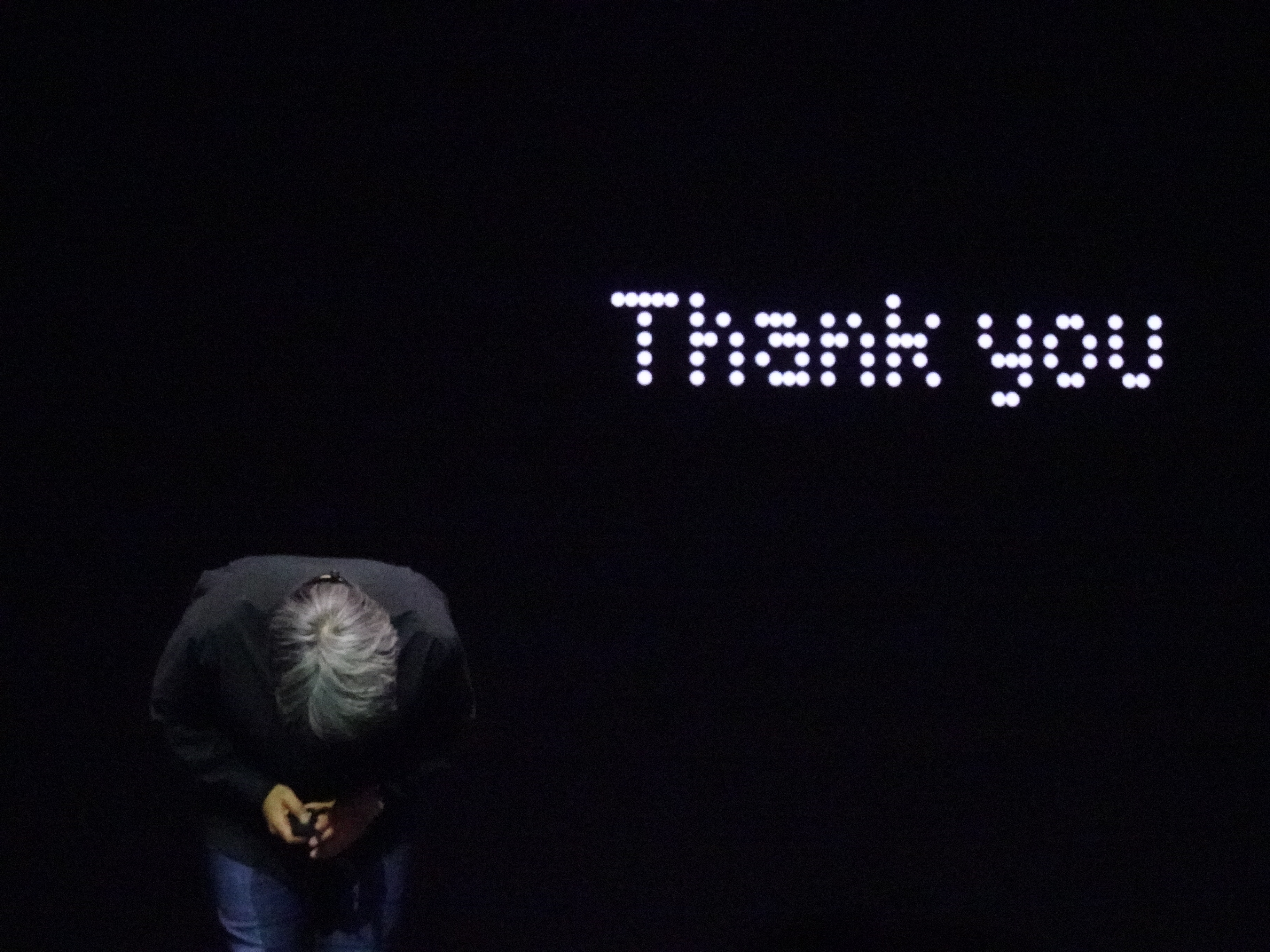 一礼する黒住吉郎氏