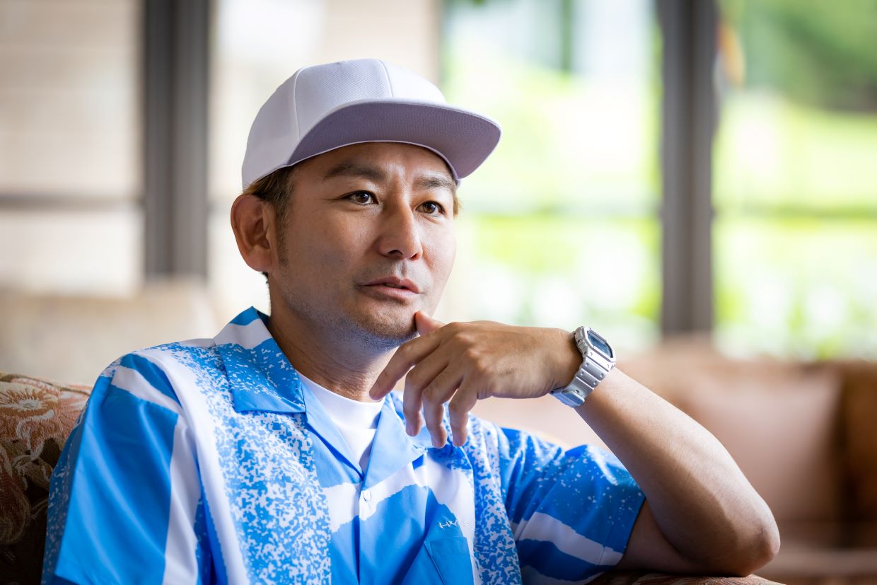 JS  ポルノ ロッカーはゴルフなんてしない」前言撤回のゴルフ愛 新藤晴一のゴルフスタイル - BRUDER