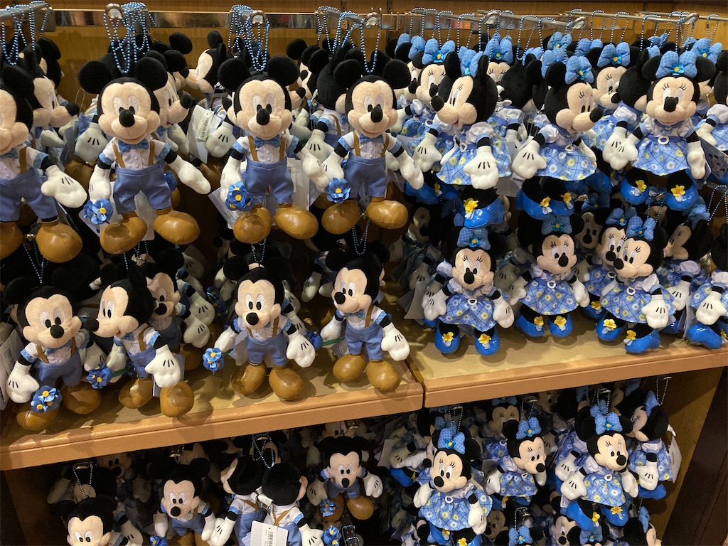 ボン ヴォヤージュで夏に向けてのディズニー新商品をチェック Amy S Diary Travel Art Food And Disney Lover