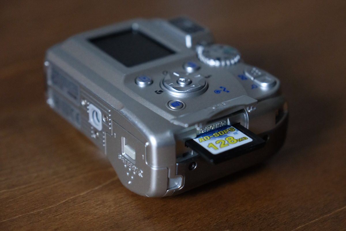 動作確認済み ニコン COOLPIX 4100 オールドコンデジ デジカメ 動作確認済み】ニコン COOLPIX 4100 オールドコンデジ デジカメ