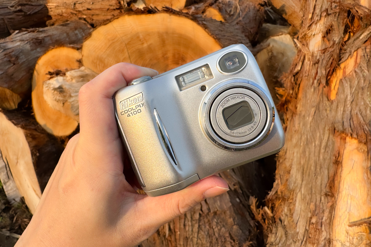 お得！】ニコン COOLPIX 4100 オールドデジカメ オールドコンデジ