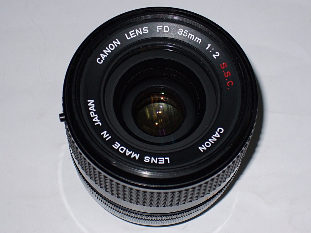 アトムレンズ? Canon FD 35mm F.2.0 S.C.C. - ごくつぶしひまつぶし