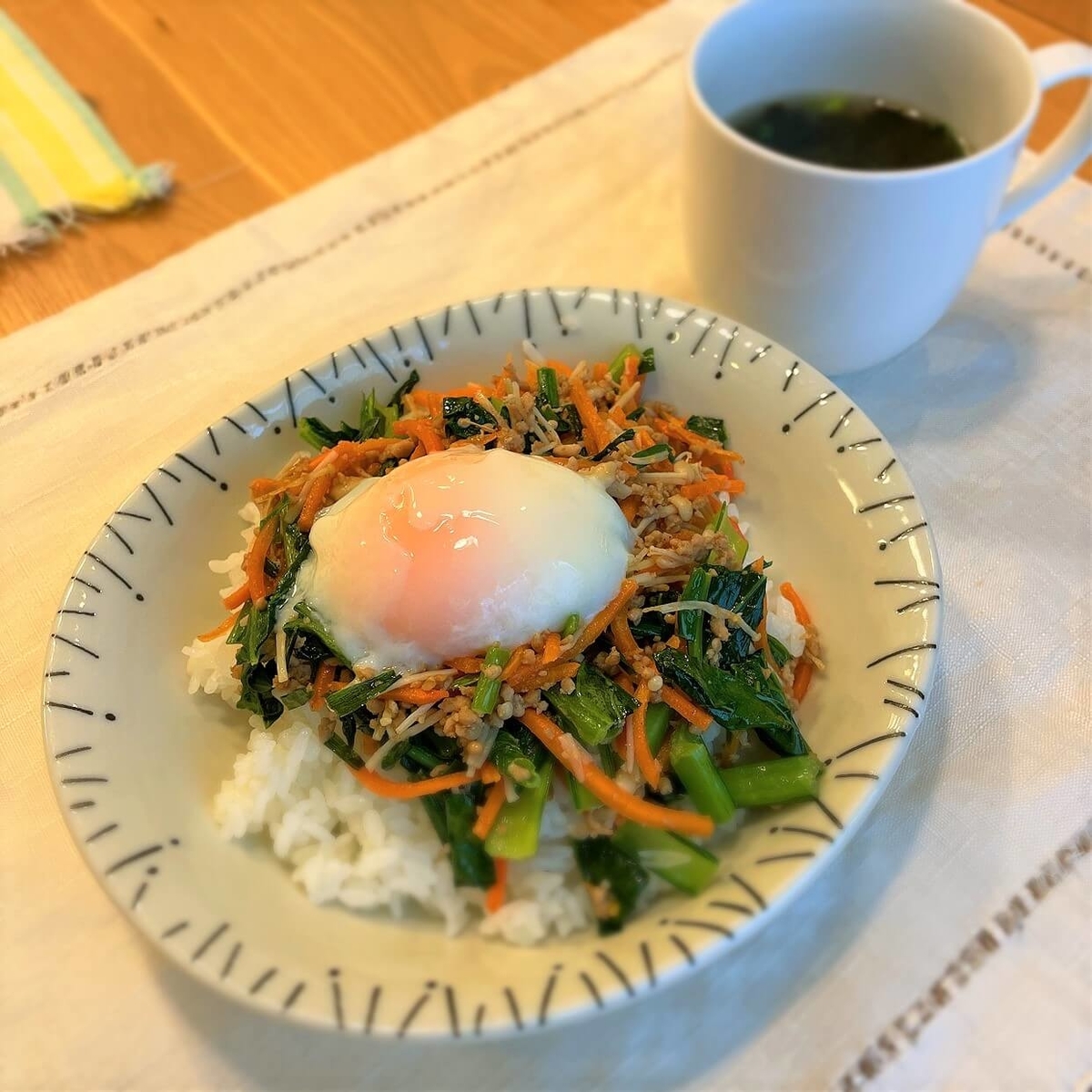 そぼろと野菜のビビンバと韓国風スープの出来上がり（大人）