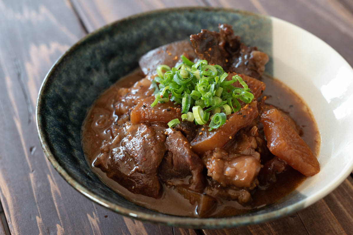 牛すじの土手煮（土手焼き）　おつまみ　名古屋グルメ