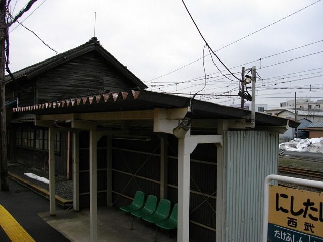 車窓から撮った西武生駅（当時）