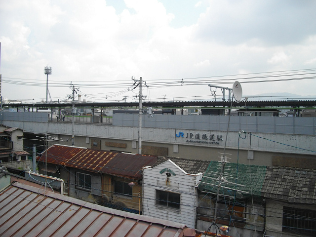 俊徳道駅から見たＪＲ俊徳道駅