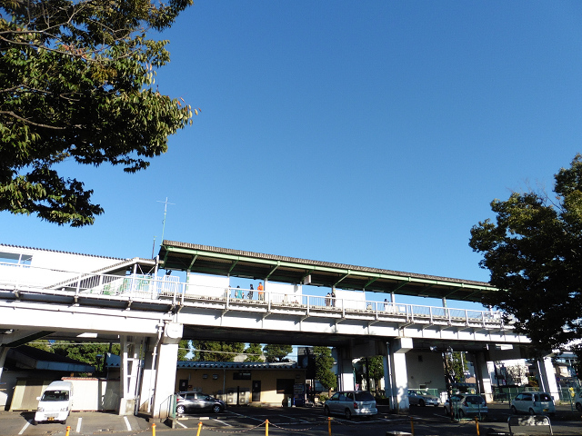 公園駅外観