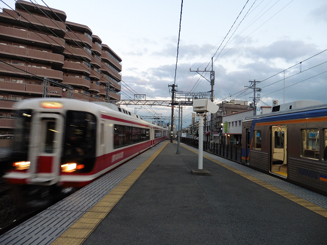 特急「こうや８号」（白鷺駅通過）