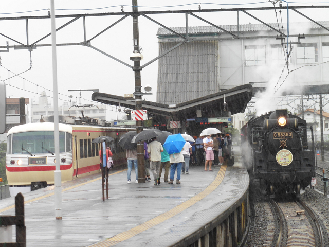 西武秩父駅２・３番線