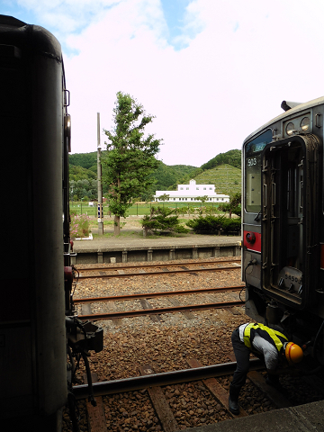 留萌駅での切り離し作業