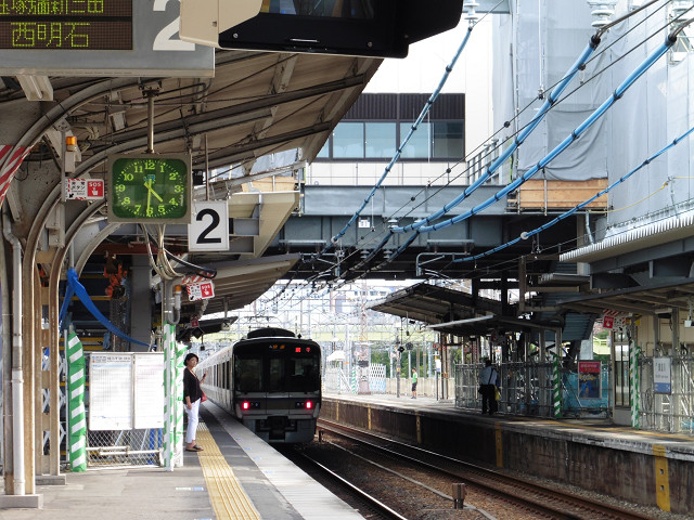 東淀川駅ホーム