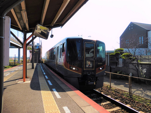 特急「うずしお14号」（池谷12：33発）