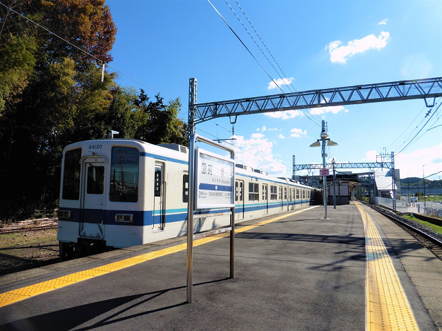 男衾駅ホーム