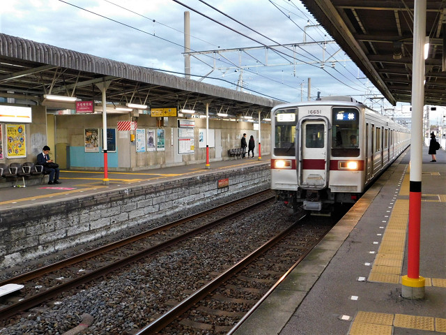 館林行き普通列車（南羽生16：33発）