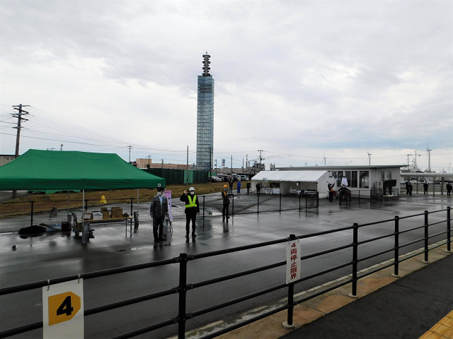 秋田港駅ホーム