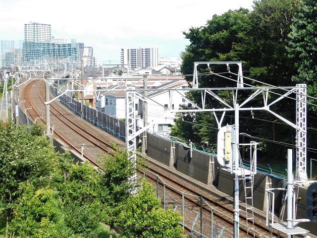 船橋日大前駅東側