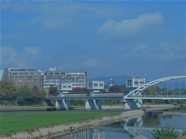 旭川と岡山城（西大寺町～小橋）